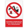 Señal PROHIBIDO PERMANECER EN EL RADIO DE ACCIÓN DE LA MAQUINARIA Señal de prohibición - prohibido